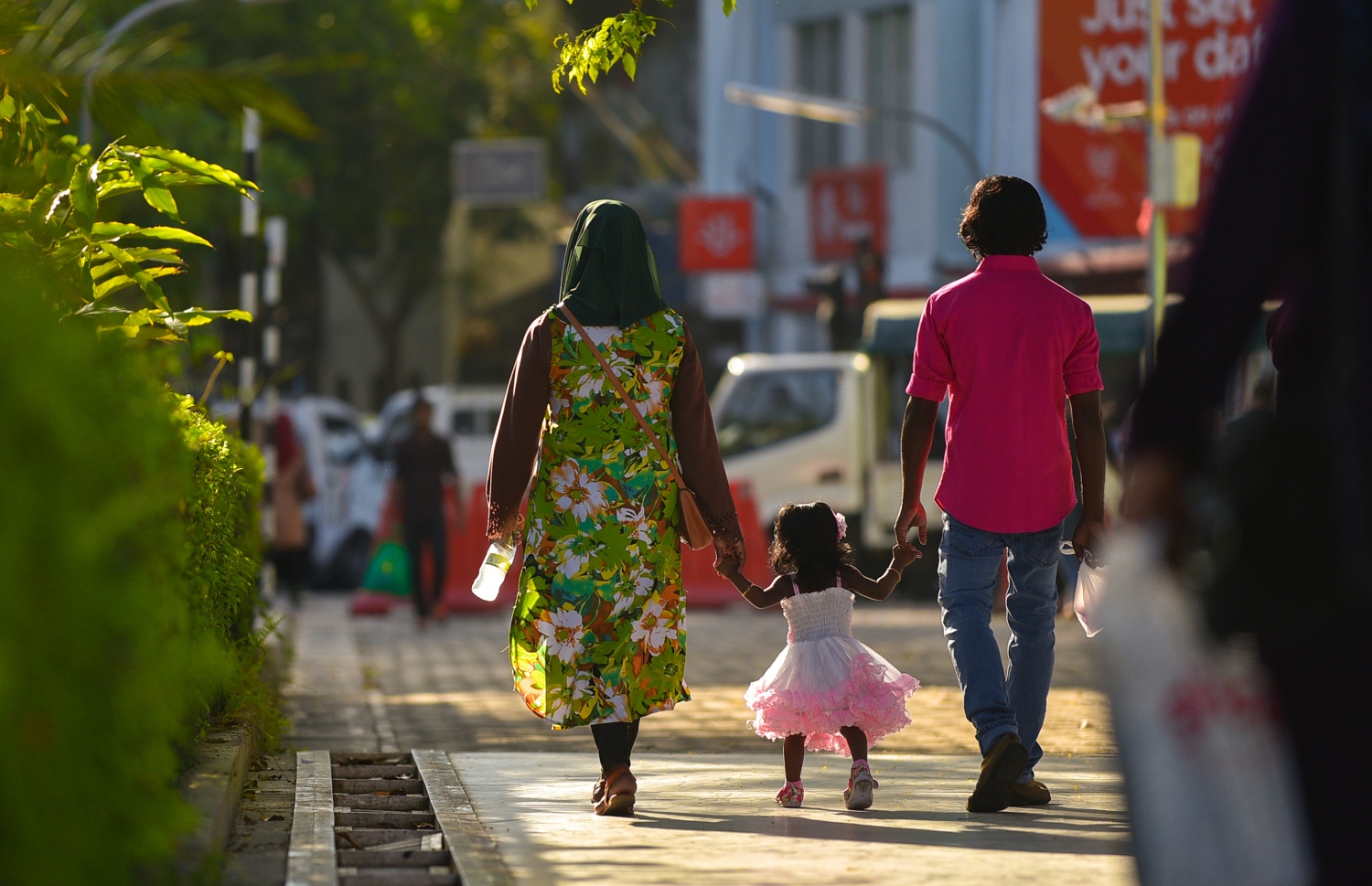 ބައެއް ގައުމުތަކުގައި، ދަރިއަކު ލިބުމާ ގުޅިގެން ދެ ޖިންސުގެ މީހުންނަށް ވެސް ދިގު މުއްދަތުގެ ޗުއްޓީ ލިބޭ. ފޮޓޯ: ހުސައިން ވަހީދު/ މިހާރު