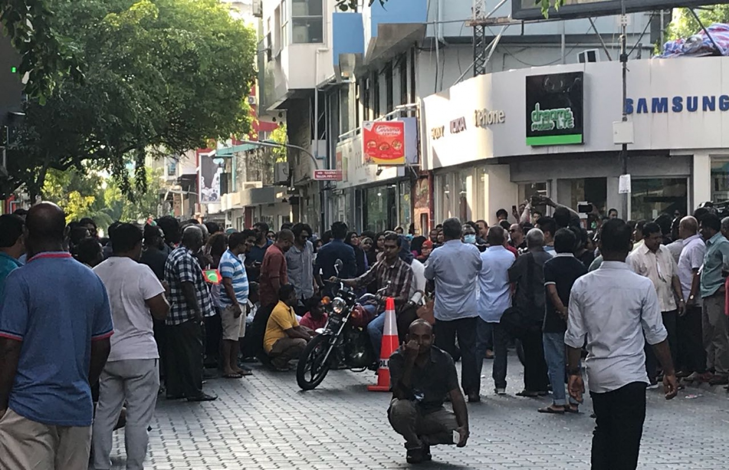 އިދިކޮޅު ފަރާތްތަކުން މަޖީދީމަގުގައި މިއަދު މުޒާހަރާ ކުރަނީ.