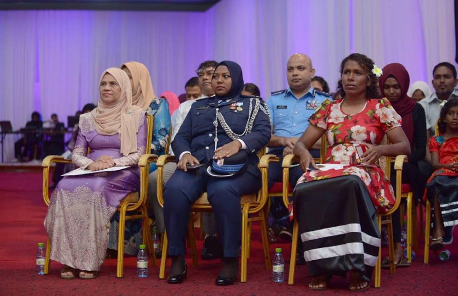ރެހެނދި އެވޯޑް ލިބިވަޑައިގެން (ކ-ވ) ޒޫނާ އާއި ނަޝްވާ އަދި އައިމިނަތު ވަހީދާ-- މިހާރު ފޮޓޯ: ހުސެން ވަހީދު