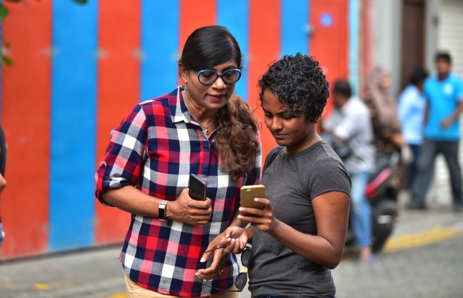 މާލެ: މާޗު 8، 2018: ބައިނަލް އަގުވާމީ އަންހެނުންގެ ދުވަސް ފާހަގަ ކުރުމުގެ ގޮތުން، ގުޅިފައިވާ ސިޔާސީ ޕާޓީތަކުގެ އަންހެން މެންބަރުން އިސްނަގައިގެން މާލޭގައި ބޭއްވި ހިނގާލުމުގައި މަޖިލިސް މެމްބަރު މާރިޔާ ދީދީ ބައިވެރިވެ ވަޑައިގަންނަވަނީ.-- ފޮޓޯ: ހުސެން ވަހީދު /މިހާރު