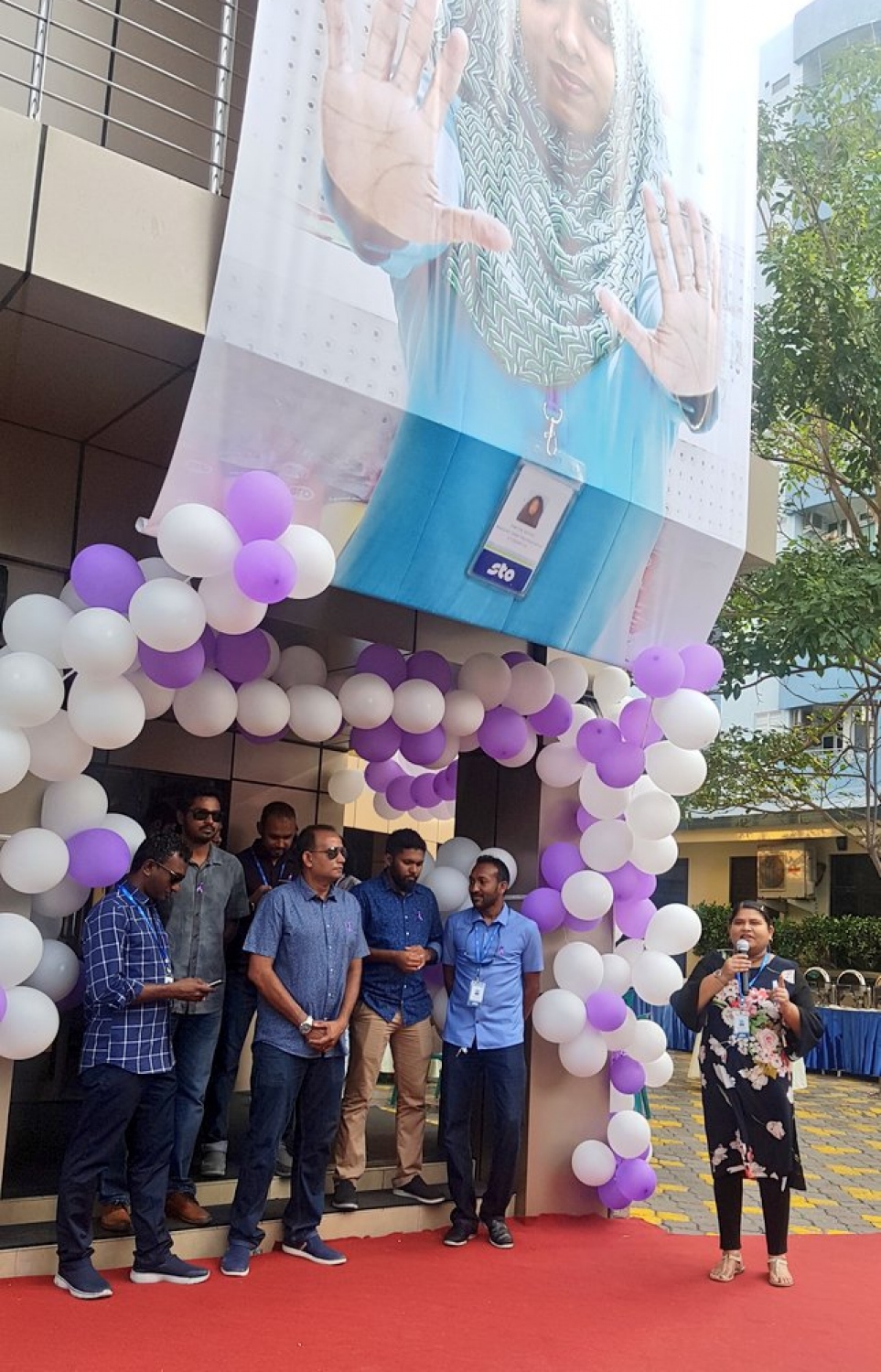 މާލެ: މާޗު 8، 2018: ބައިނަލްއަގުވާމީ އަންހެނުންގެ ދުވަސް ފާހަގަކުރުމުގެ ގޮތުން އެސްޓީއޯގައި ބޭއްވި ހަފުލާއެއް.-- ފޮޓޯ: ޓްވިޓާ