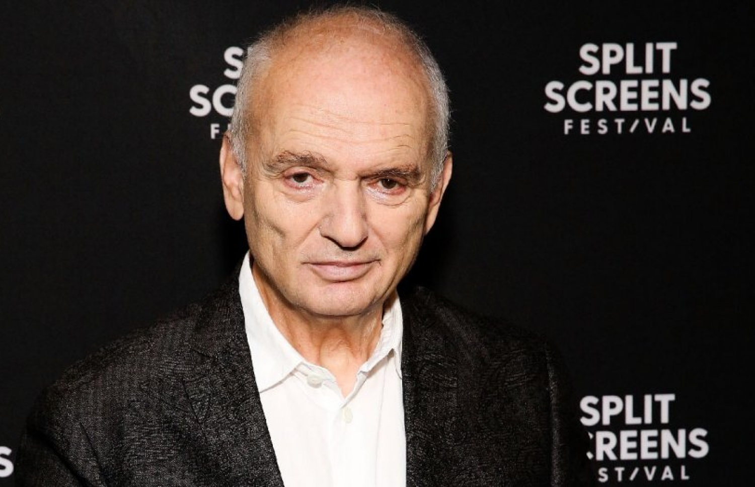 ޑައިރެކްޓަރު ޑޭވިޑް ޗޭޒް: އެންމެ ފަހުން ހެދީ "ނޮޓް ފޭޑް އަވޭ".