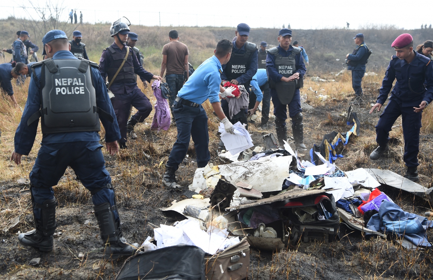 ނޭޕާލުގައި ބޯޓު އެކްސިޑެންޓްވި ތަނުގައި ރެސްކިއު ޓީމުތަކުން ހަރަކާތްތެރި ވަނީ. --ފޮޓޯ:އޭއެފްޕީ