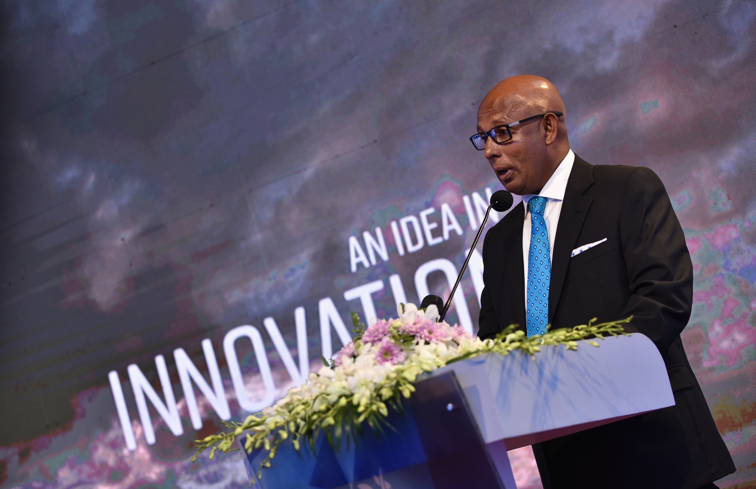 މާލެ: މާޗް 15، 2018- އޭޑީކޭ ހޮސްޕިޓަލްގެ ކެތުލެބާއި އޮޕަރޭޝަންް ތިއޭޓަރު ހިމެނޭ ކޮމްޕްލެކްސް ހުޅުވުމަށް މިރޭ ބޭއްވި ރަސްމިއްޔާތުގައި އޭޑީކޭގެ ޗެއާމަން ނާޝިދު ވާހަކަ ދައްކަވަނީ.---ފޮޓޯ: ހުސެއިން ވަހީދު/މިހާރު