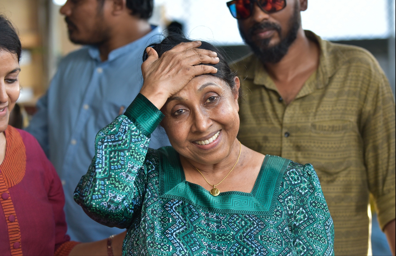 މާލެ: މާޗް 20، 2018- ސަރުކާރު ވައްޓާލަން އުޅުމުގެ ތުހުމަތަށް ހައްޔަރުކޮށްފައިވާ ކުރީގެ ރައީސް މައުމޫން އަބްދުލް ގައްޔޫމް ކޯޓަށް ހާޒިރުކުރި ވަގުތު އަނބިކަނބަލުން ނަސްރީނާ އިބްރާހިމް ކްރިމިނަލް ކޯޓު ކައިރީގައި.---ފޮޓޯ: ނިޝާން އަލީ/މިހާރު