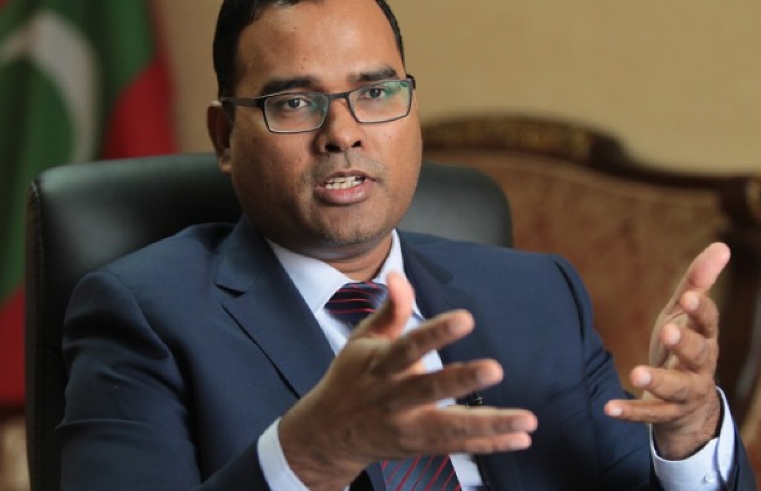 ޗައިނާގައި ހުންނަވާ ދިވެހި ސަފީރު މުހައްމަދު ފައިސަލް ސައުތު ޗައިނާ މޯނިން ޕޯސްޓަށް އިންޓަވިއު ދެއްވަނީ.--- ފޮޓޯ: ސައުތު ޗައިނާ މޯނިން ޕޯސްޓް