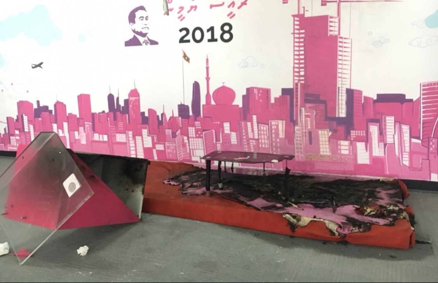 ޕީޕީއެމް ޖަގަހައިގެ ސްޓޭޖުގައި ރޯކޮށްލާފައި-- ފޮޓޯ: ޕީޕީއެމް