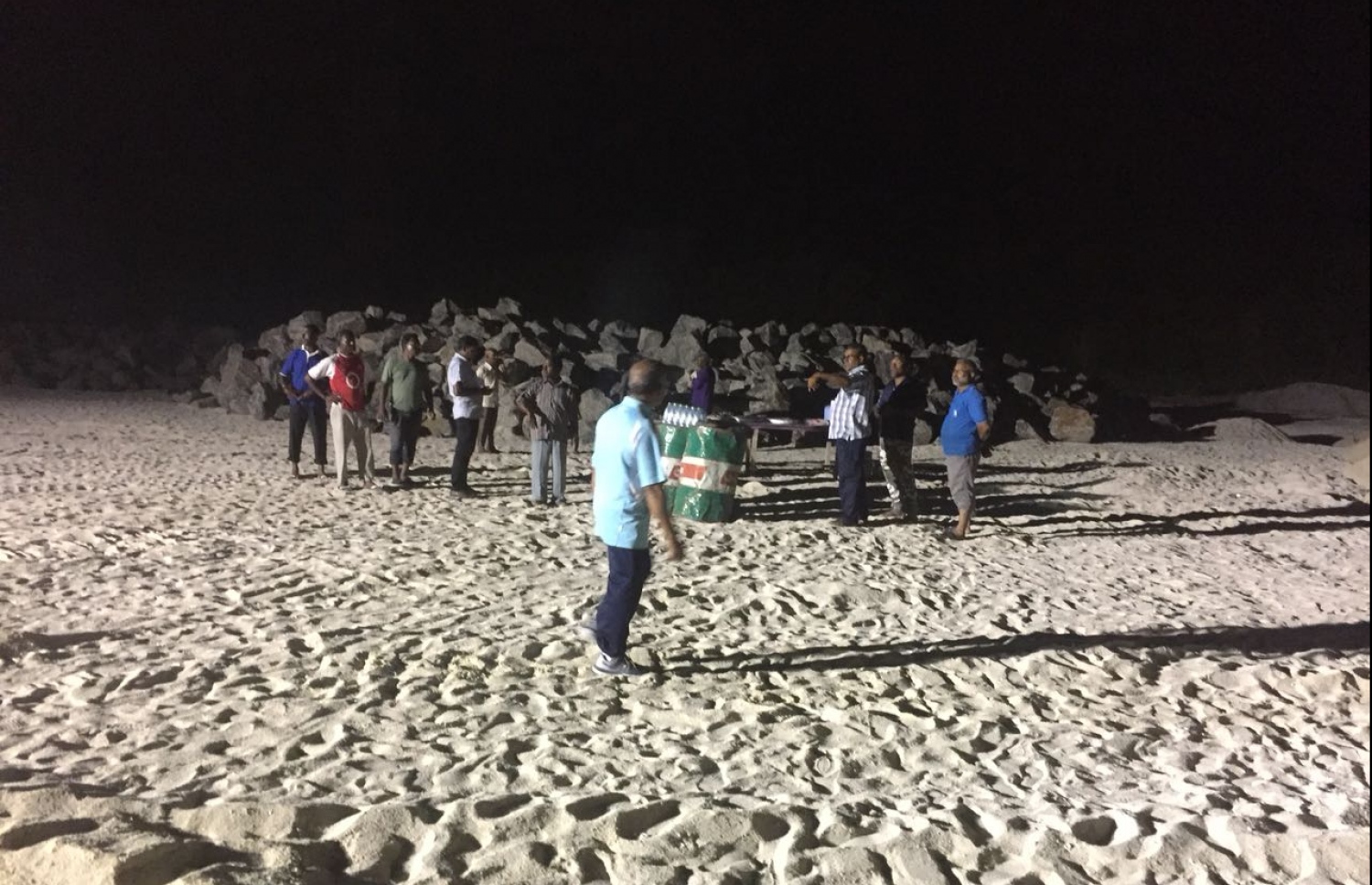 ށ. ފުނަދޫގައި ޑޮމެސްޓިކް އެއާޕޯޓެއް އެޅުމަށް، އެ ރަށުގެ ފަޅު ތެރެއިން އެމްޓީސީސީގެ މަހާޖައްރާފުން ހިއްކި 21 ހެކްޓަރުގެ ސަރަހައްދުގައި އެ ރަށު ބަޔަކު ބާބެކިޔޫ ހަދަނީ. --ފޮޓޯ: މިހާރު ކިޔުންތެރިއެއް