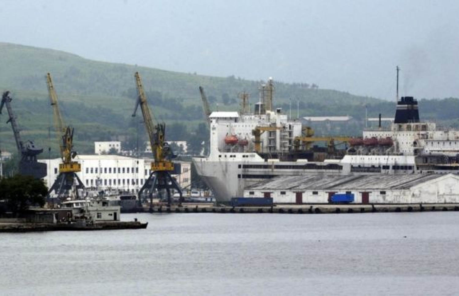 ބައެއް ކުންފުނިތަކާއި ބޯޓުތައް އދ. އިން ބްލެކްލިސްޓް ކުރީ ނޯތު ކޮރެއާ އަށް ތެލާއި ކޯލް ސްމަގްލް ކުރަން ހުއްޓުވުމަށް. --ފޮޓޯ:ގެޓީ އިމޭޖަސް