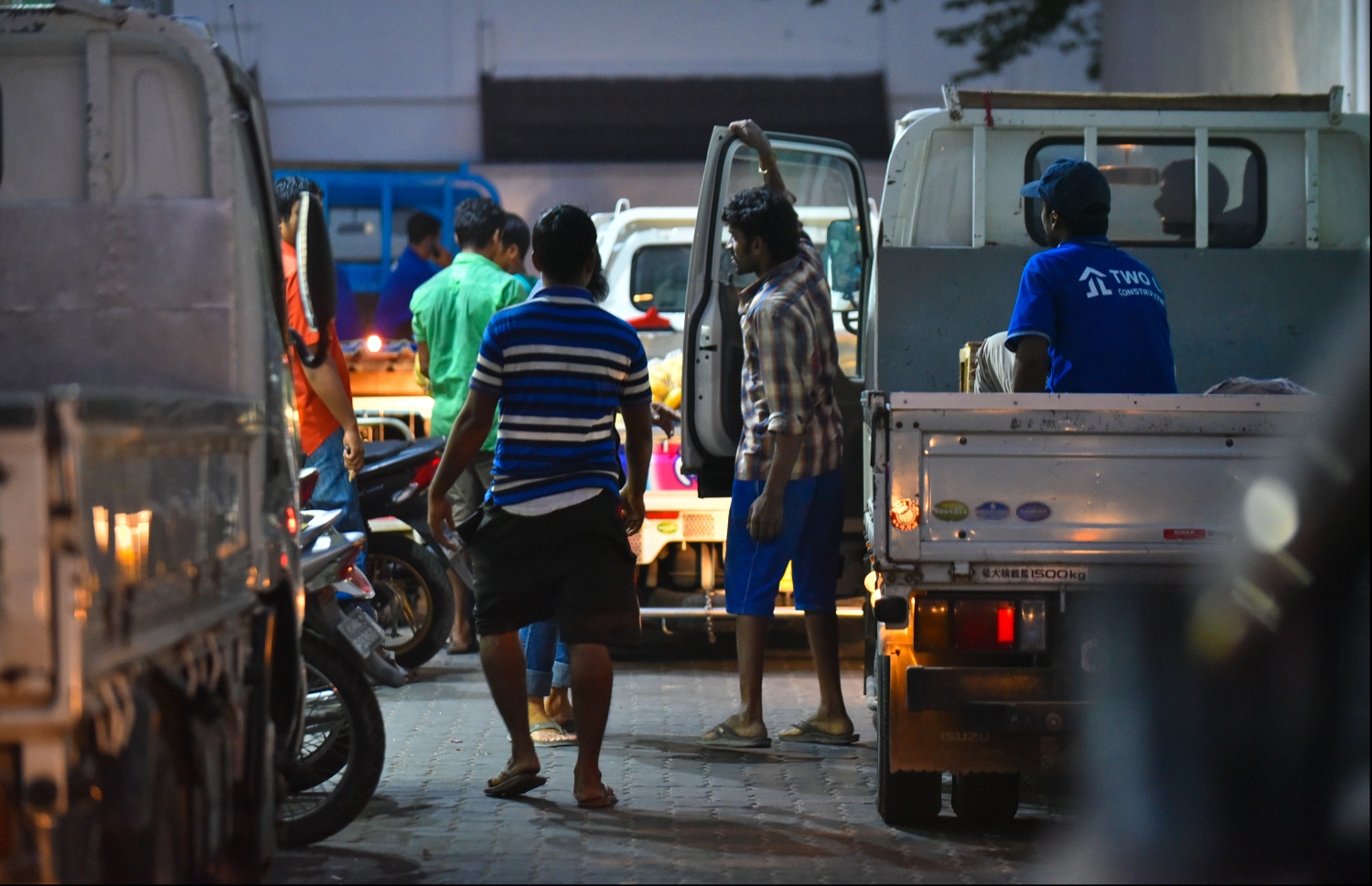 މާލެ: އޭޕްރިލް 1، 2018: މާލޭގެ މަގެއްގައި ޕިކަޕަކަށް މުދާ އަރުވަނީ.-- ފޮޓޯ: ހުސެން ވަހީދު /މިހާރު