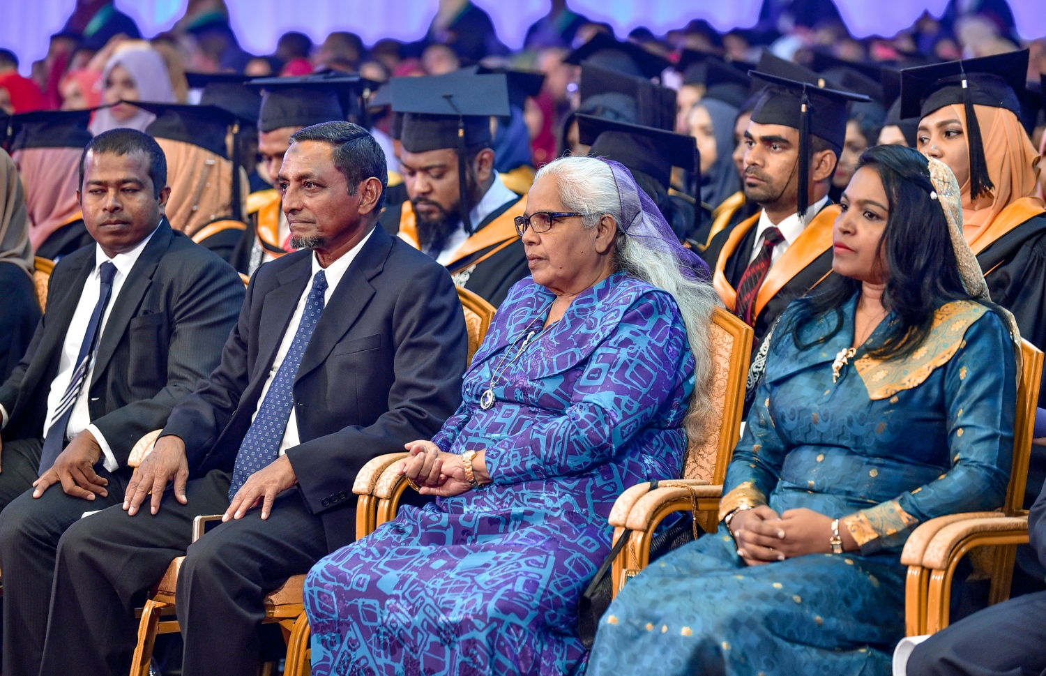 މާލެ: އޭޕްރިލް 3، 2018: ދަރުބާރުގޭގައި ބޭއްވި ވިލާ ކޮލެޖުގެ ދަސްވެނިވުމުގެ ރަސްމިއްޔާތުގެ ތެރެއިން.-- ފޮޓޯ: ނިޝާން އަލީ /މިހާރު