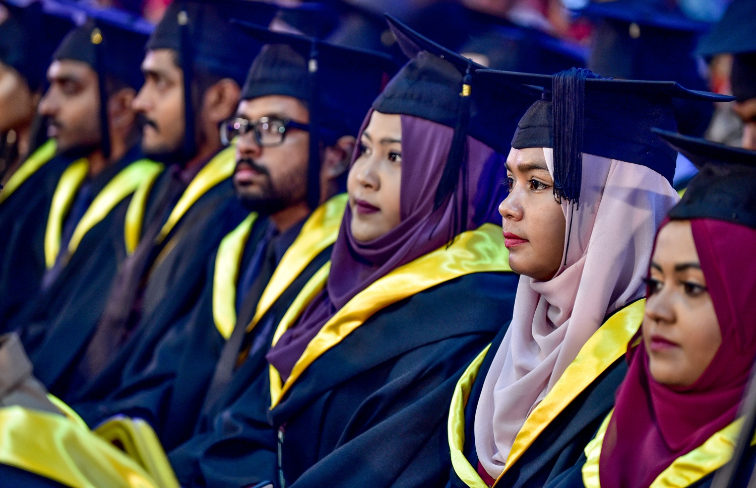 މާލެ: އޭޕްރިލް 3، 2018: ދަރުބާރުގޭގައި ބޭއްވި ވިލާ ކޮލެޖުގެ ދަސްވެނިވުމުގެ ރަސްމިއްޔާތުގައި ދަރިވަރުންތަކެއް ބައިވެރިވަނީ.-- ފޮޓޯ: ނިޝާން އަލީ /މިހާރު