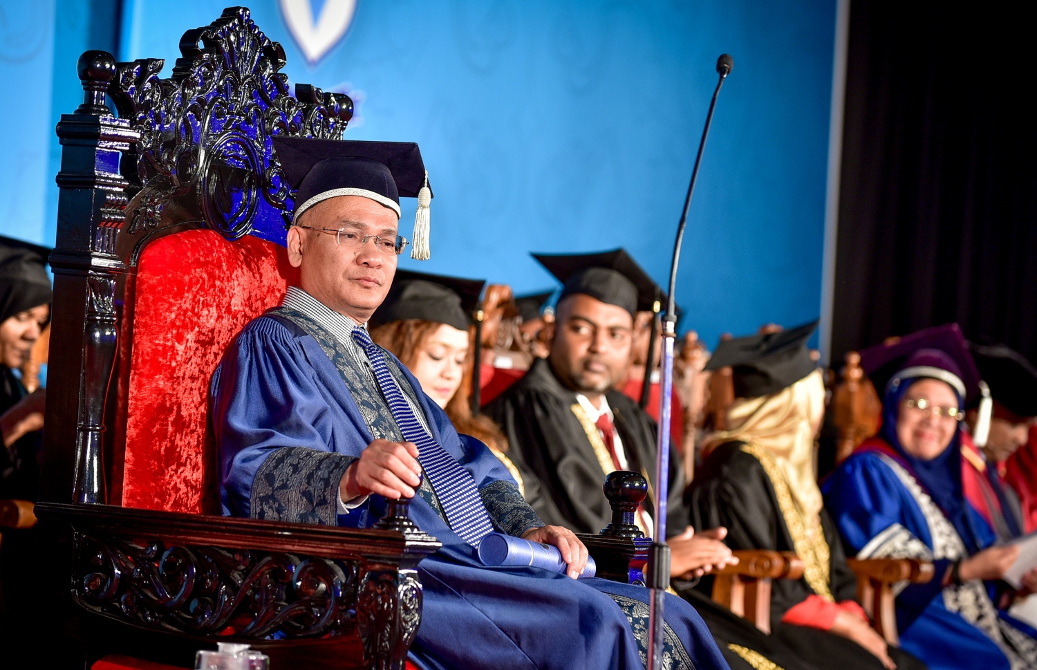 މާލެ: އޭޕްރިލް 3، 2018: ދަރުބާރުގޭގައި ބޭއްވި ވިލާ ކޮލެޖުގެ ދަސްވެނިވުމުގެ ރަސްމިއްޔާތުގެ ތެރެއިން.-- ފޮޓޯ: ނިޝާން އަލީ /މިހާރު