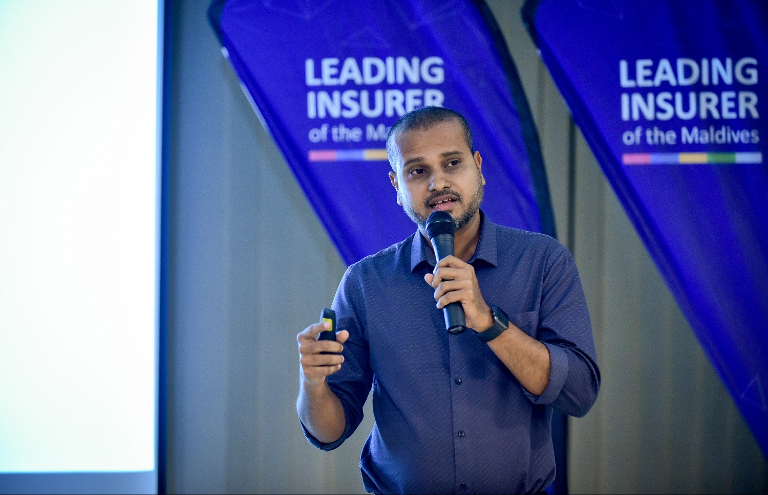 އެލައިޑުން މިރޭ ބޭއްވި ރަސްމިއްޔާތުގައި އެ ކުންފުނީގެ ސޭލްސް މެނޭޖަރު ޝިރުނީލް މައުލޫމާތު ދެއްވަނީ.-- ފޮޓޯ: މިހާރު/ނިޝާން އަލީ