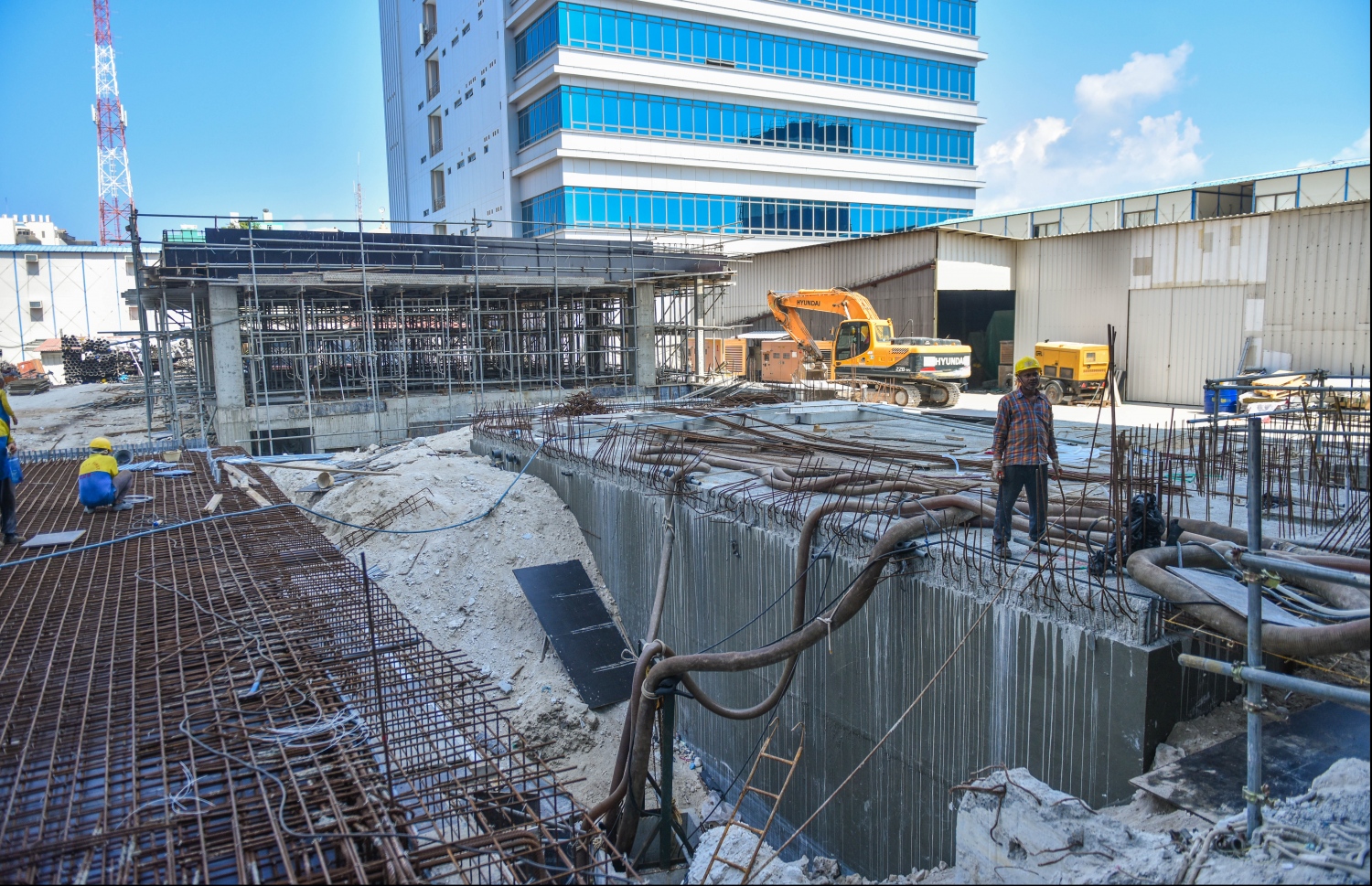 ދަރުމަވަންތަ ހޮސްޕިޓަލުގެ މަސައްކަތް ކުރަނީ. --ފޮޓޯ: ހުސެއިން ވަހީދު/މިހާރު