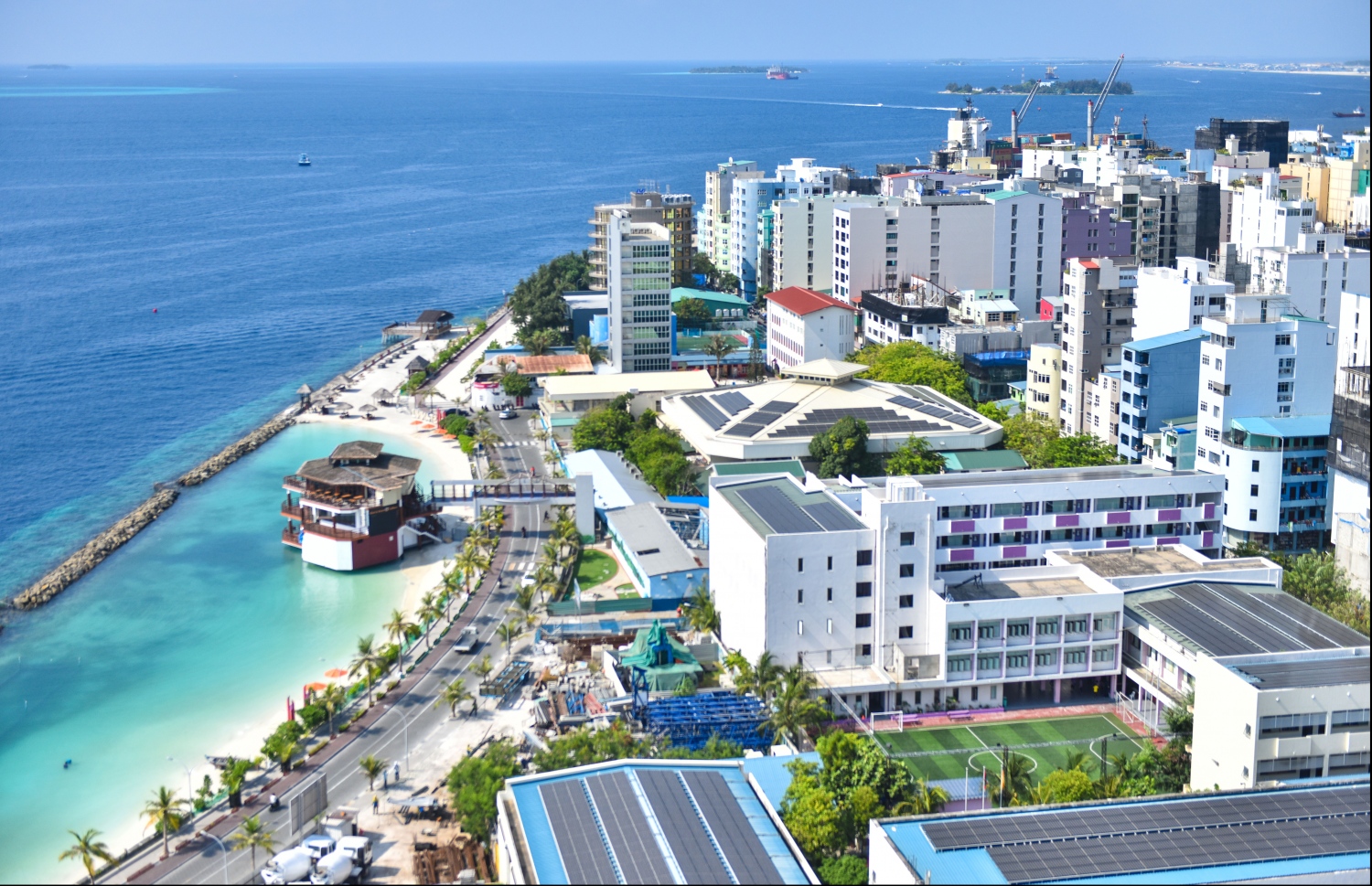 ސަރުކާރުން ބޮޑު ހަރަދެއްކޮށްގެން ހެދި ރަސްފަންނު ސަރަހައްދު: މަޝްރޫއުތަކަށް ނަގާ ލޯނުތައް އަނބުރާ ދައްކަން ޖެހެމުން ދިމާވާނެ މާލީ ގޮންޖެހުންތައް ބޮޑުވާނެ.