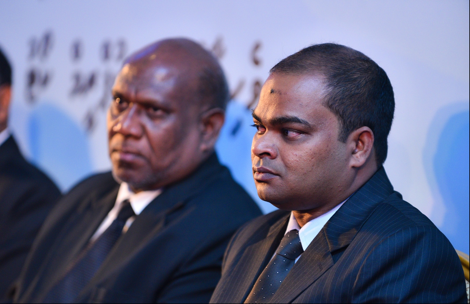 މާލެ: އޭޕްރިލް 8، 2018: ދިވެހިރާއްޖޭގެ ކޯޓުތަކުގައި ވަކާލާތު ކުރުމުގެ ހުއްދަ 175 މީހަކަށް ދިނުމާއި، އެވަކީލުންގެ ހުވާ ލައިދިނުމުގެގޮތުން ދަރުބާރުގޭގައި ބޭއްވި ހާއްސަ ރަސްމިއްޔާތުގެ ތެރެއިން.-- ފޮޓޯ: ހުސައިން ވަހީދު/މިހާރު