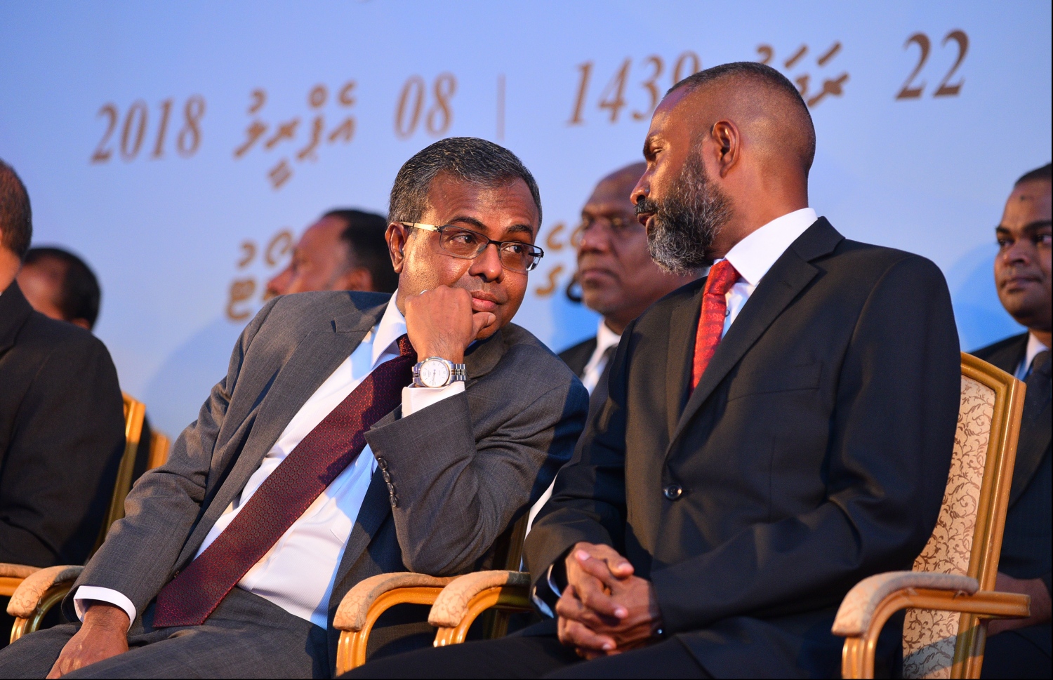 މާލެ: އޭޕްރިލް 8، 2018: ދިވެހިރާއްޖޭގެ ކޯޓުތަކުގައި ވަކާލާތު ކުރުމުގެ ހުއްދަ 175 މީހަކަށް ދިނުމާއި، އެވަކީލުންގެ ހުވާ ލައިދިނުމުގެގޮތުން ދަރުބާރުގޭގައި ބޭއްވި ހާއްސަ ރަސްމިއްޔާތުގެ ތެރެއިން.-- ފޮޓޯ: ހުސައިން ވަހީދު/މިހާރު