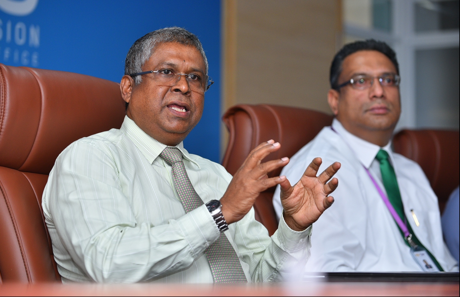 މިއަދު ބޭއްވި ރަސްމިއްޔާތުގައި ޕެންޝަން އޮފީހުގެ ޗީފް އެގްޒެކްޓިވް އޮފިސަރު މަނިކު.-- ފޮޓޯ: މިހާރު/ހުސައިން ވަހީދު