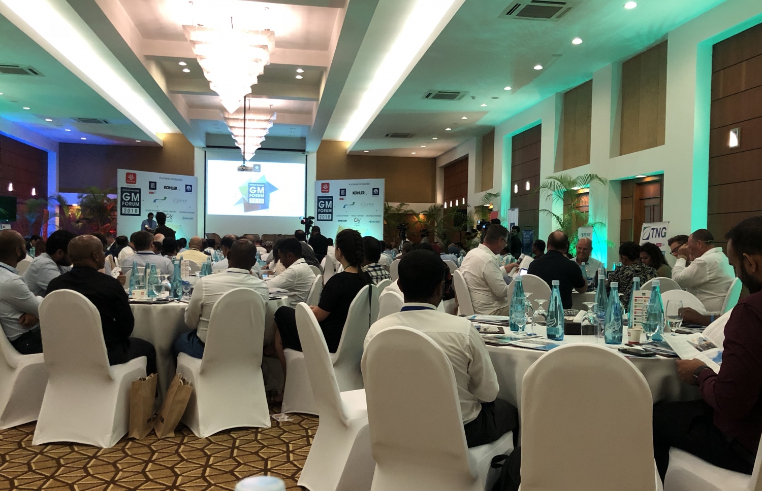 ކުރުނބާ މޯލްޑިވްސް މިއަދު ފެށި ރިސޯޓުތަކުގެ ޖެނެރަލް މެނޭޖަރުންގެ ފޯރަމްގެ ބައިވެރިން.