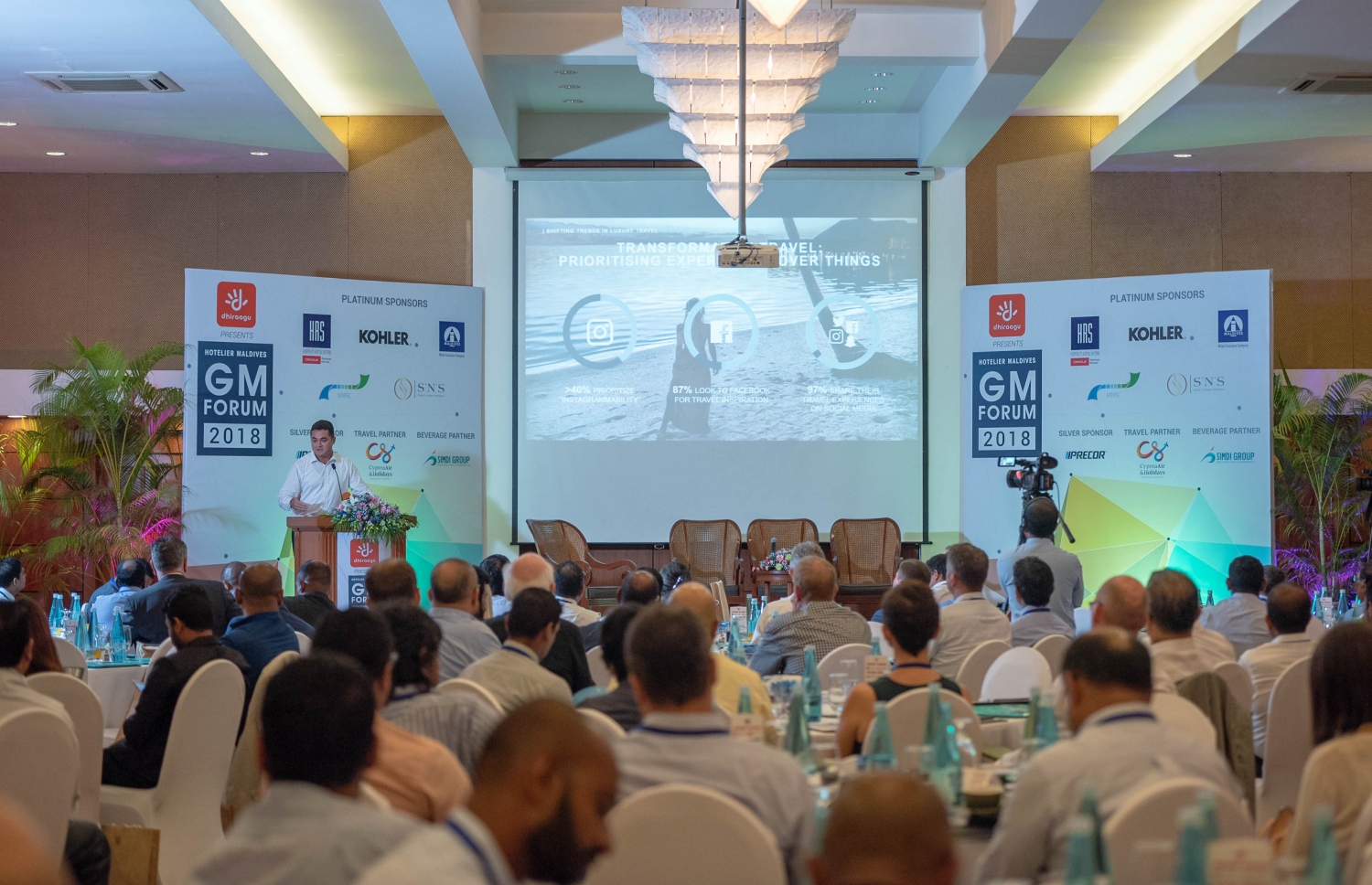 ރާއްޖޭގެ ރިސޯޓުތަކުގެ ޖެނެރަލް މެނޭޖަރުންނާއި އިންޑަސްޓްރީގެ އިސް ބޭފުޅުންނާ އެކު ބާއްވާ އެންމެ ބޮޑު ފޯރަމް، "ހޮޓެލިއާ މޯލްޑިވްސް ޖެނެރަލް މެނޭޖަސް ފޯރަމް" ފެށުމަށް ކުރުނބާ މޯލްޑިވްސްގައި ފެށި ރަސްމިއްޔާތުގެ ތެރެއިން-- ފޮޓޯ: ހޮޓެލިއާ މޯލްޑިވްސް