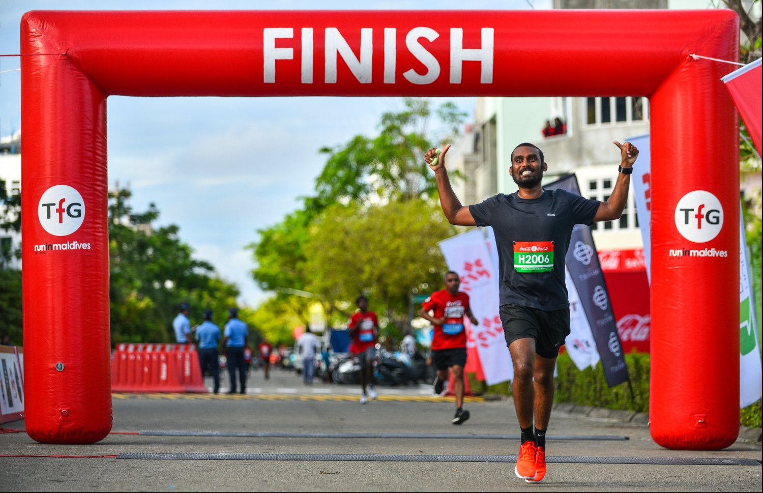 ހުޅުމާލެ: އޭޕްރިލް 120، 2018- ޓޯޓަލް ފިޓްނަސް ގްރޫޕް (ޓީއެފްޖީން) އިން ބޭއްވި ކޮކާކޯލާ ލޯންގް ރަންގެ ހަ ވަނަ އިވެންޓްގެ ތެރެއިން: ބޮޑު ތަރުހީބަކާއިއެކު ހުޅުމާލޭގައި، ހަތަރު ރޭހަކަށް ބަހާލައިގެން ބޭއްވި މިދުވުމުގައި ޖުމްލަ 1500 ދުވުންތެރިން ވަނީ ބައިވެރިވެފައި.--ފޮޓޯ: ހުސައިން ވަހީދު/މިހާރު