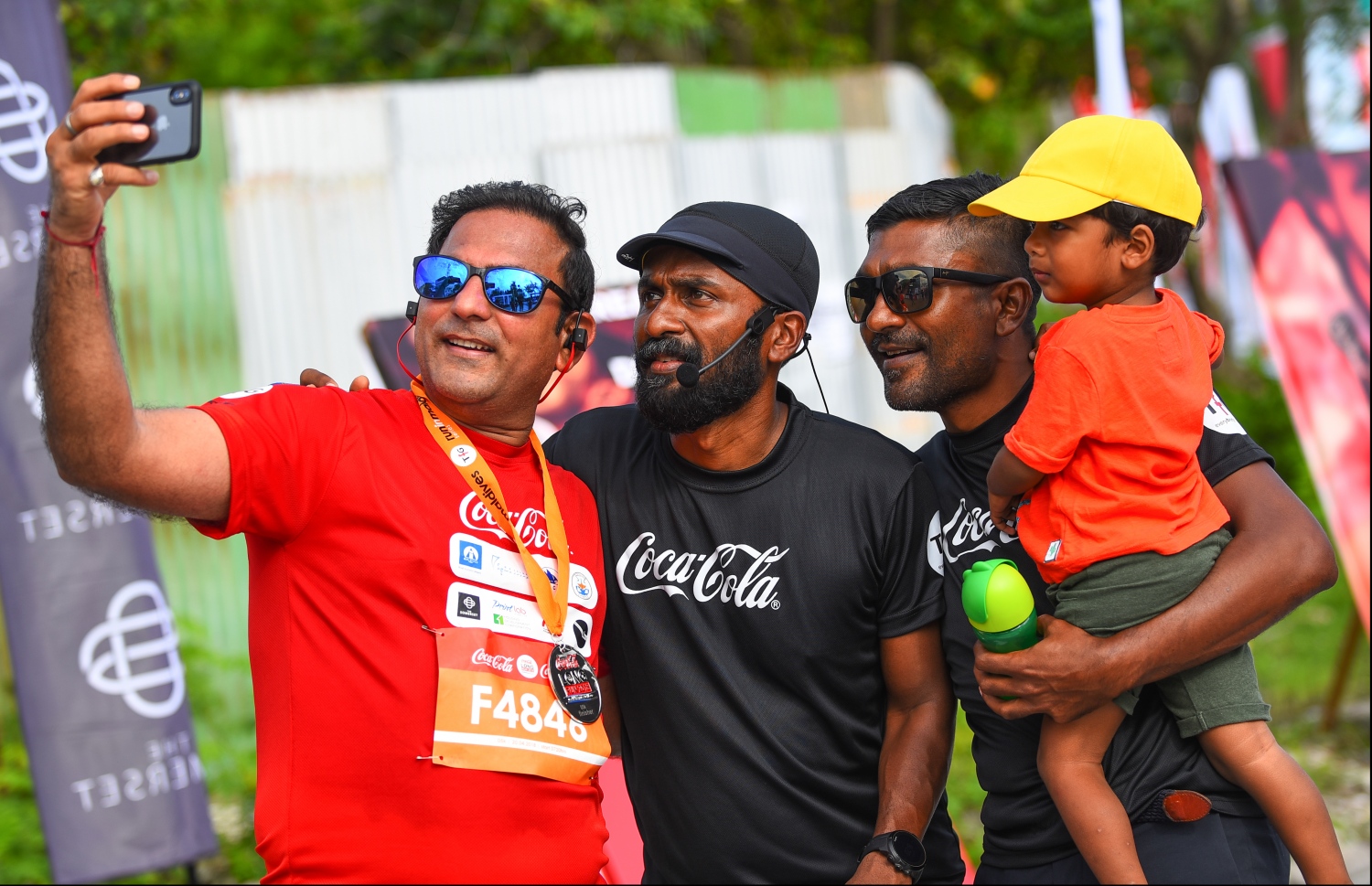 ހުޅުމާލެ: އޭޕްރިލް 120، 2018- ޓޯޓަލް ފިޓްނަސް ގްރޫޕް (ޓީއެފްޖީން) އިން ބޭއްވި ކޮކާކޯލާ ލޯންގް ރަންގެ ހަ ވަނަ އިވެންޓްގެ ތެރެއިން: ބޮޑު ތަރުހީބަކާއިއެކު ހުޅުމާލޭގައި، ހަތަރު ރޭހަކަށް ބަހާލައިގެން ބޭއްވި މިދުވުމުގައި ޖުމްލަ 1500 ދުވުންތެރިން ވަނީ ބައިވެރިވެފައި.--ފޮޓޯ: ހުސައިން ވަހީދު/މިހާރު
