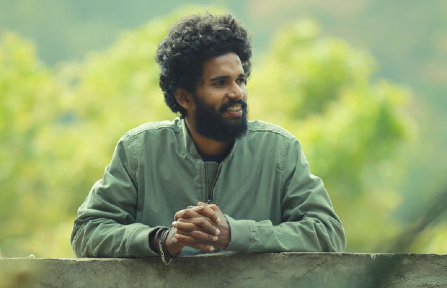 ވިޝްނޫ: އޭނާ ބުނަނީ ބޭނުން ވަނީ އަބަދު ވެސް ތަފާތު އެންގަލްތަކުން ފޮޓޯ ނަގަން ކަމަށް.