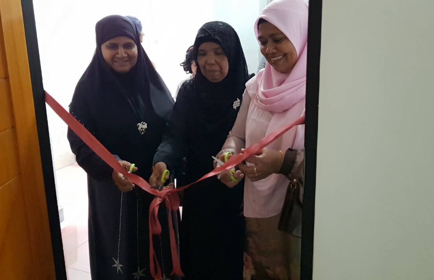 ޔޫލިއާ ކުންފުނީގެ ތިން ބައިވެރިންގެ މަންމަ ވިމެން ސެންޓަރު ހުޅުވައިދެނީ