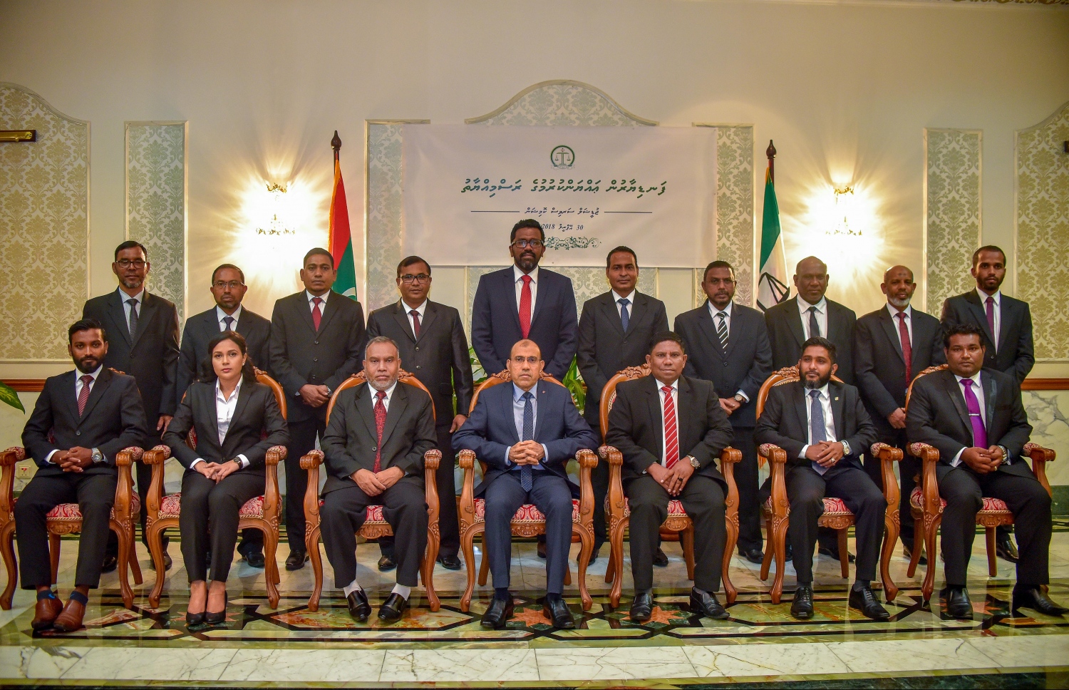 ކޯޓުތަކުގެ ބައެއް ފަނޑިޔާރުން: ފަނޑިޔާރުންގެ ޖަމިއްޔާ އަލުން ވުޖޫދަށް އައުމަކީ ޝަރުއީ ނިޒާމުގެ ކަންކަން އިސްލާހު ވުމުގެ ފެށުން ކަމަށް އެ ޖަމިއްޔާ އިން ބުނޭ.---ފޮޓޯ: މިހާރު