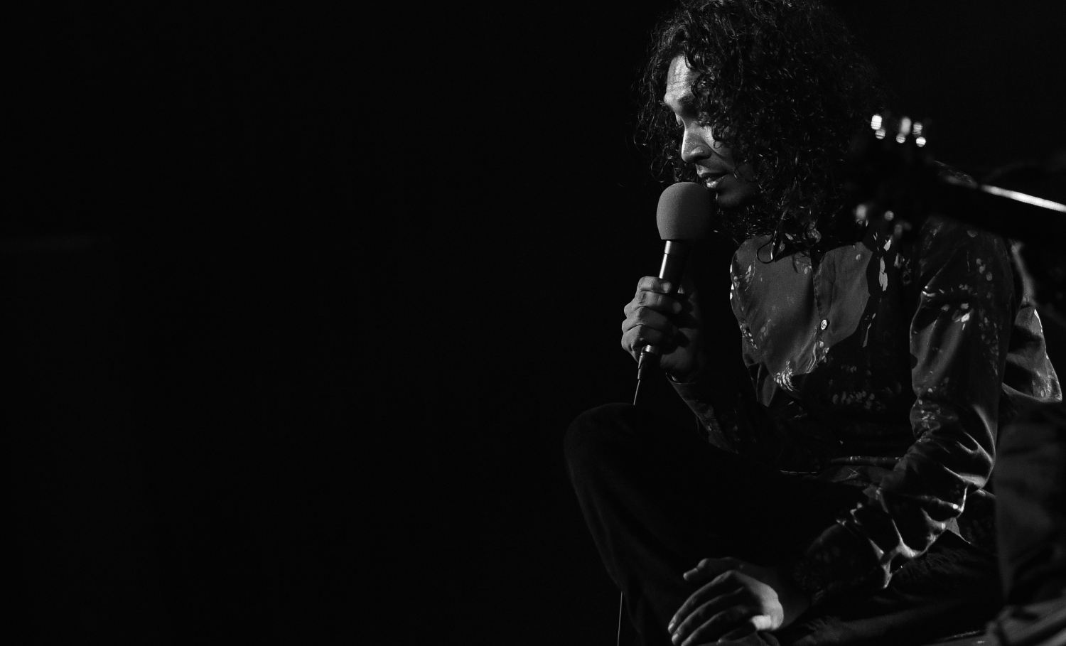 މެއި 8، 2018: އިސްމާއިލް އައްފާންގެ "ގެނބެންދެން" އަލްބަމް ރިލީޒްކުރުމަށް އޮލިމްޕަހުގައި ބޭއްވި ޝޯގައި އޭނާ ޕާފޯމްކުރަނީ. -- ފޮޓޯ: ނިޝާން އަލީ/މިހާރު