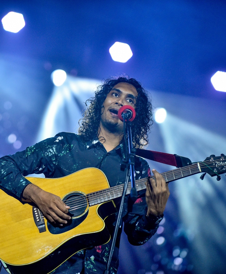 މެއި 8، 2018: އިސްމާއިލް އައްފާންގެ "ގެނބެންދެން" އަލްބަމް ރިލީޒްކުރުމަށް އޮލިމްޕަހުގައި ބޭއްވި ޝޯގައި އޭނާ ޕާފޯމްކުރަނީ. -- ފޮޓޯ: ނިޝާން އަލީ/މިހާރު