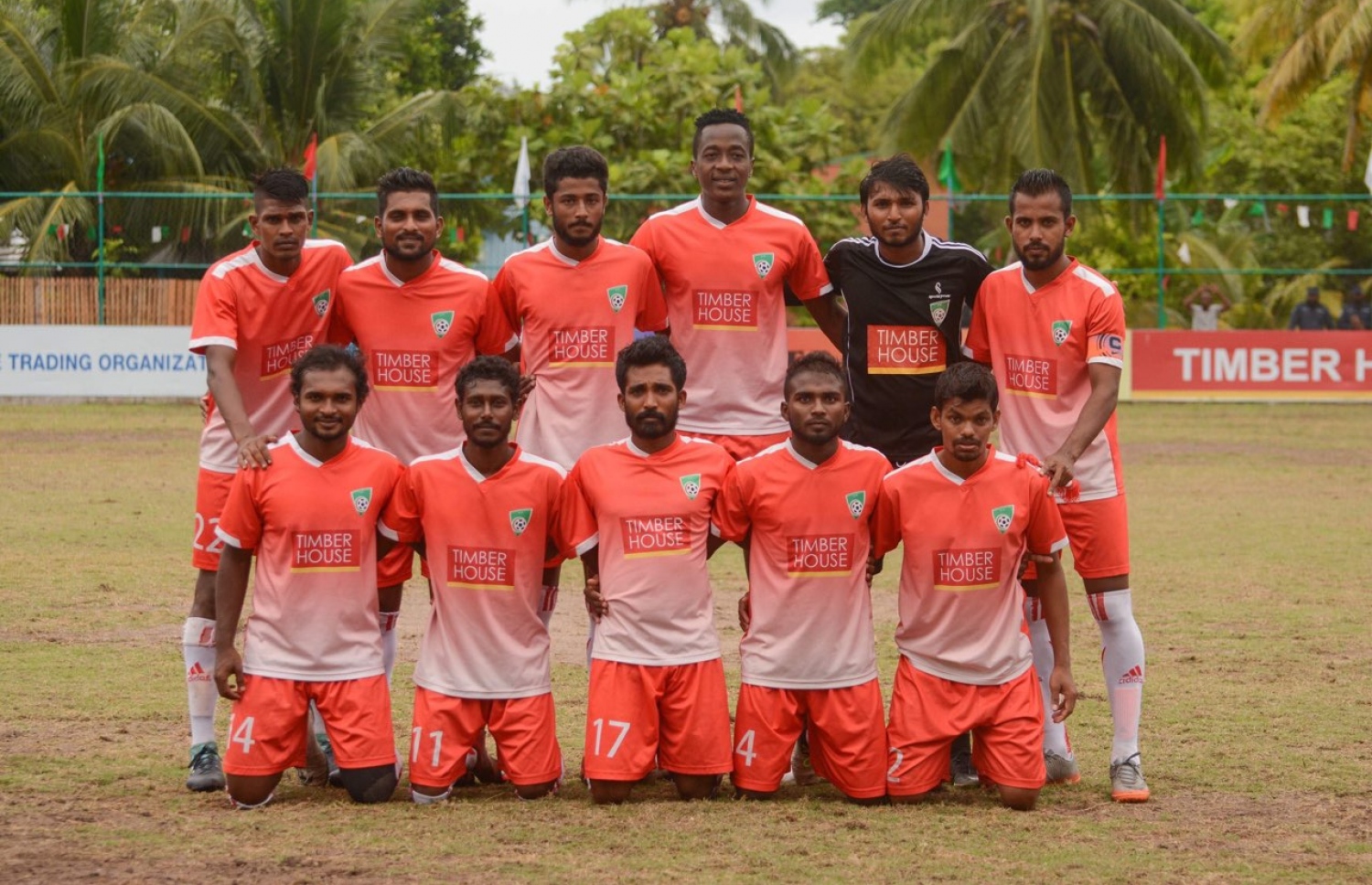 މިނިވަން ޗެމްޕިއަންޝިޕްގައި ވާދަކުރާ ފޯކައިދޫ ޓީމު. -- ފޮޓޯ: އެފްއޭއެމް