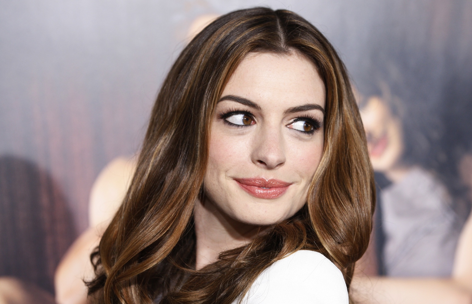 އެނަ ހެތަވޭ: އޭނާ "ބާބީ" ކުޅެނީ 15 މިލިއަން ޑޮލަރަށް.