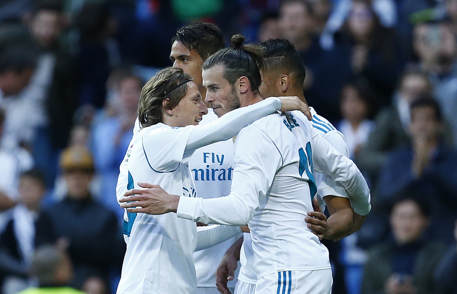 ރެއާލް މެޑްރިޑުގެ ކުޅުންތެރިން ލަނޑު ޖެހުމަށް ފަހު އުފާފާޅުކުރަނީ. --ފޮޓޯ: އޭއެފްޕީ