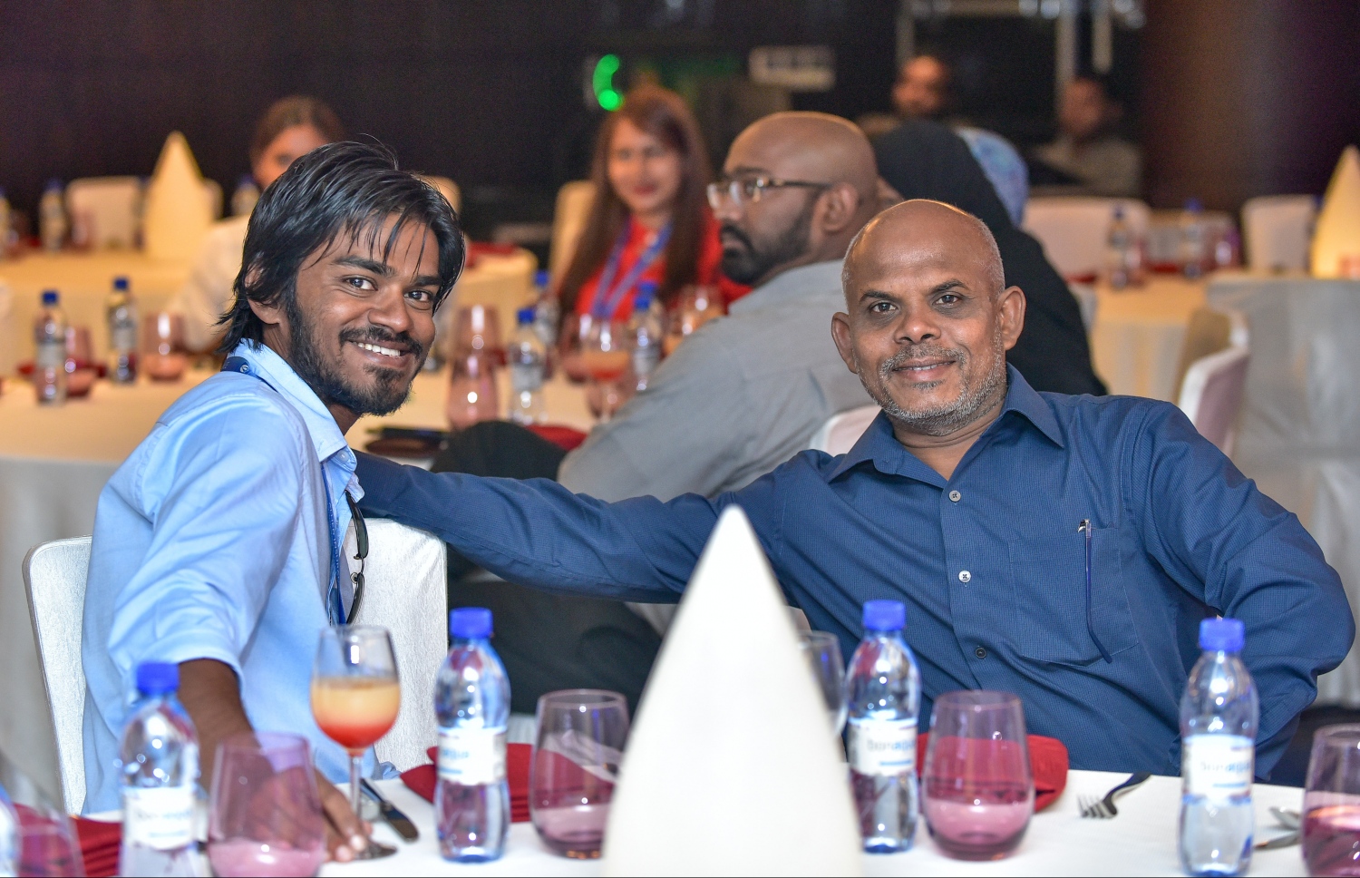 މާލެ: މޭ 15، 2018: "މިހާރު"ގެ "ދަ އެޑިޝަން" ހުޅުވުމަށް ހޮޓެލް ޖެންގައި ބޭއްވި ރަސްމިއްޔާތުގެ ތެރެއިން.--ފޮޓޯ: ނިޝާން އަލީ /މިހާރު