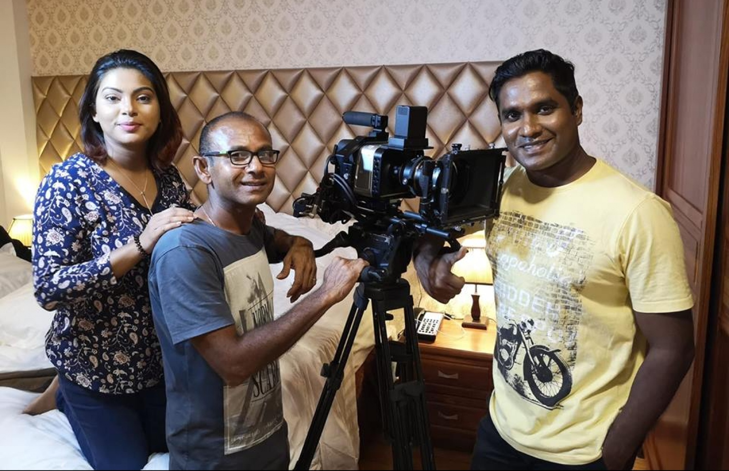 ވެބް ސީރިޒް "ހުވާ" ގެ ޝޫޓިން ތެރެއިން.