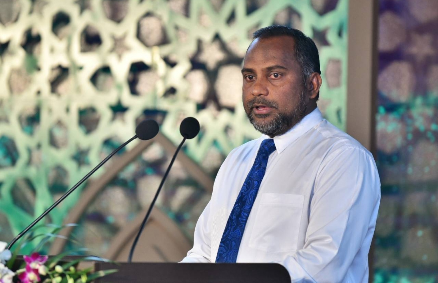 ރާއްޖޭގައި ބޭއްވި ބައިނަލްއަގުވާމީީ ގުރުއާން މުބާރާތުގެ ނަތީޖާ ފާޅުކުރުމަށް މިރޭ ބޭއްވި ރަސްމިއްޔާތުގައި އިސްލާމިކް މިނިސްޓަރު ޑރ. ޒިޔާދު ވާހަކަދައްކަވަނީ.--ފޮޓޯ: ހުސެއިން ވަހީދު/ މިހާރު