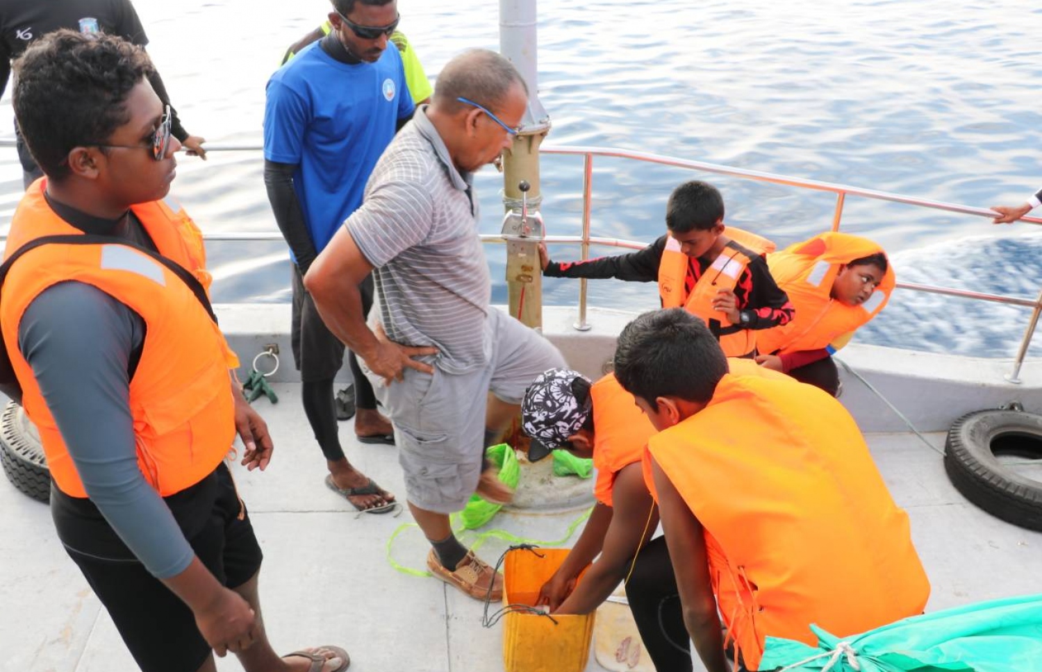 ފިޝް ކޭމްޕެއްގައި ޖައުފަރު ދަރިވަރުންތަކަކާ އެކު