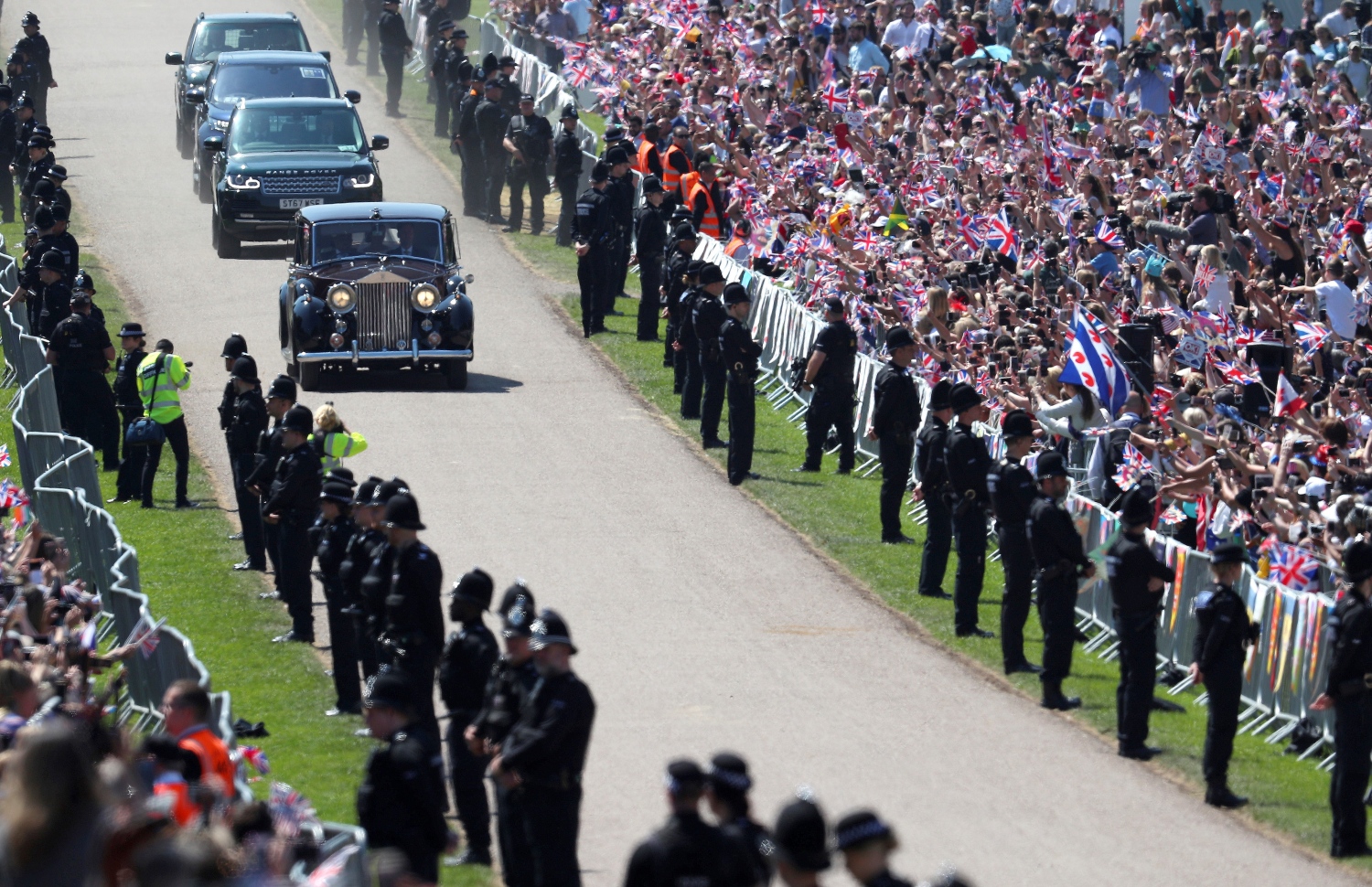 ކައިވެނީގެ ހަފުލާ އަށް މޭގަން އަދި އޭނާގެ މަންމަ ހާޒިރު ވަނީ. --ފޮޓޯ:އޭއެފްޕީ