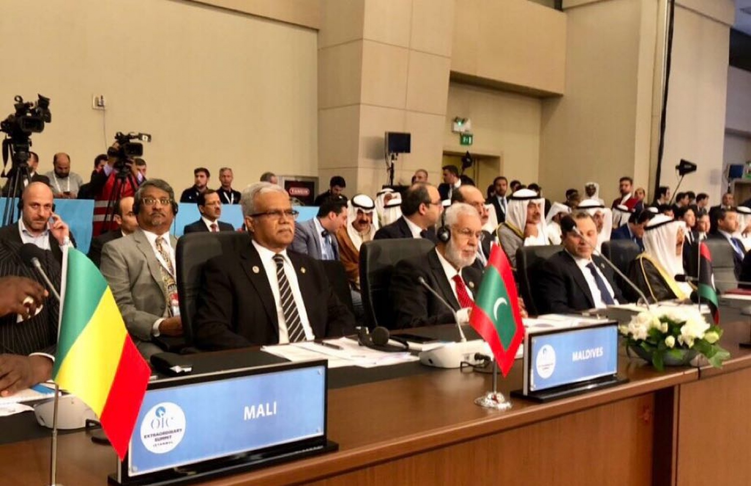 ރާއްޖޭގެ ފޮރިން މިނިސްޓަރު އާސިމް، އޯއައިސީ ސަމިޓުގައި ބައިވެރިވެވަޑައިގަންނަވަނީ.---ފޮރިން މިނިސްޓްރީ