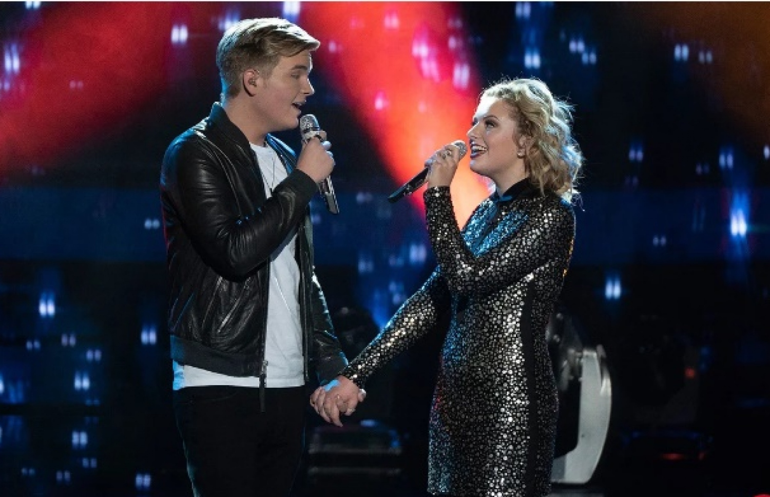 އެމެރިކަން އައިޑޮލް 16 ގެ ނާލޭގައި މެޑީ އާއި ކެލެބް އެކުގައި ލަވައެއް ކިޔަނީ: މިއީ ދެ ލޯބިވެރިން