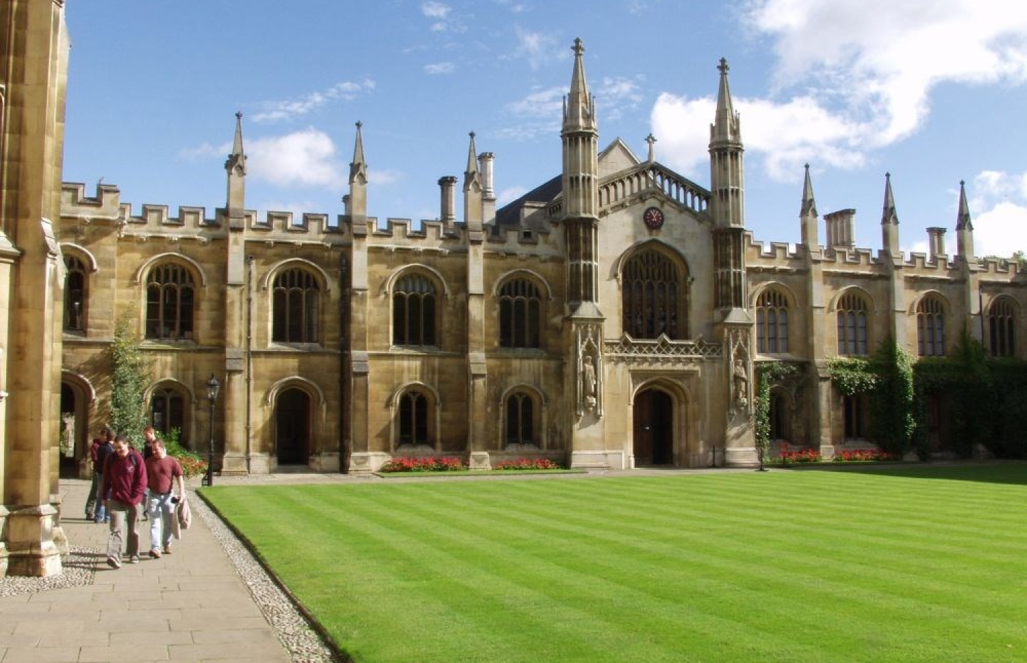 ކެމްބްރިޖް ޔުނިވަސިޓީގެ ކޯޕަސް ކްރިސްޓީ ކޮލެޖް: އަބްދުﷲ ޑިގްރީ އަށް ކިޔަވާނީ މި ތަނުގައި.