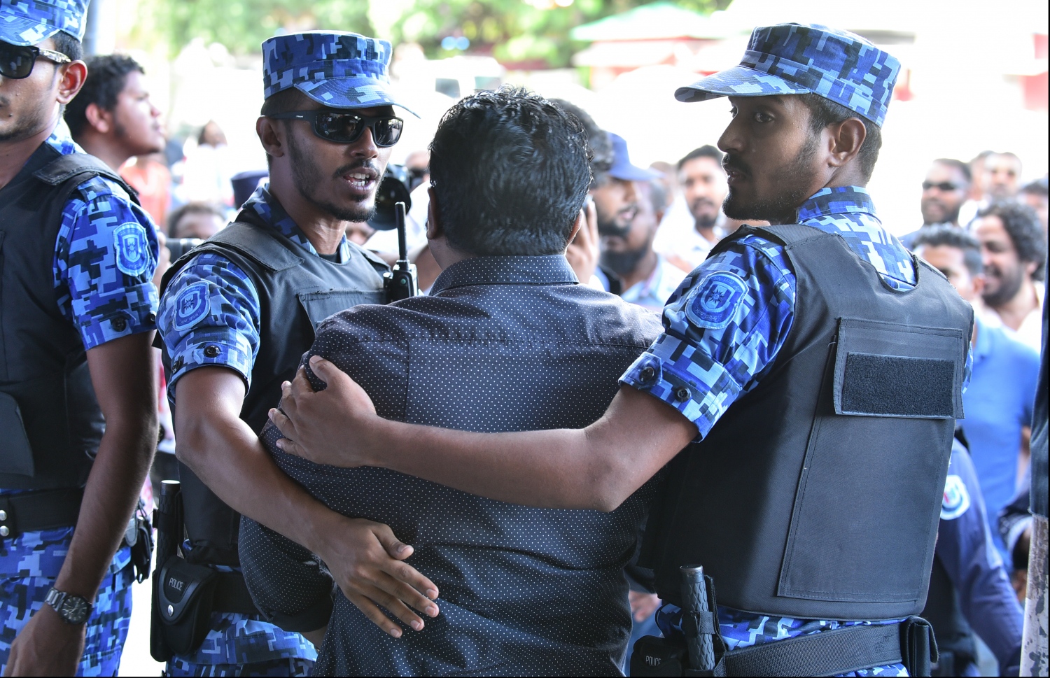 އެމްޑީޕީ ޕްރައިމަރީގެ ވޯޓުލުން ހުއްޓުވުމުގައި ފުލުހުން ހަރަކާތްތެރިވަނީ.