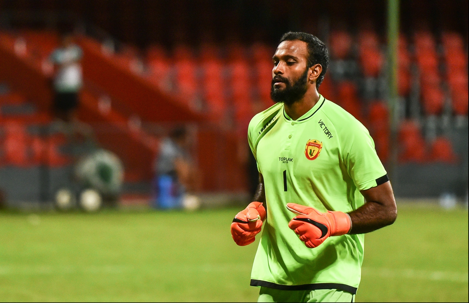 ޔުނައިޓެޑް ވިކްޓްރީގެ ގޯލްކީޕަރު ތޮލާލް. -- ފޮޓޯ: ނިޝާން އަލީ/ މިހާރު