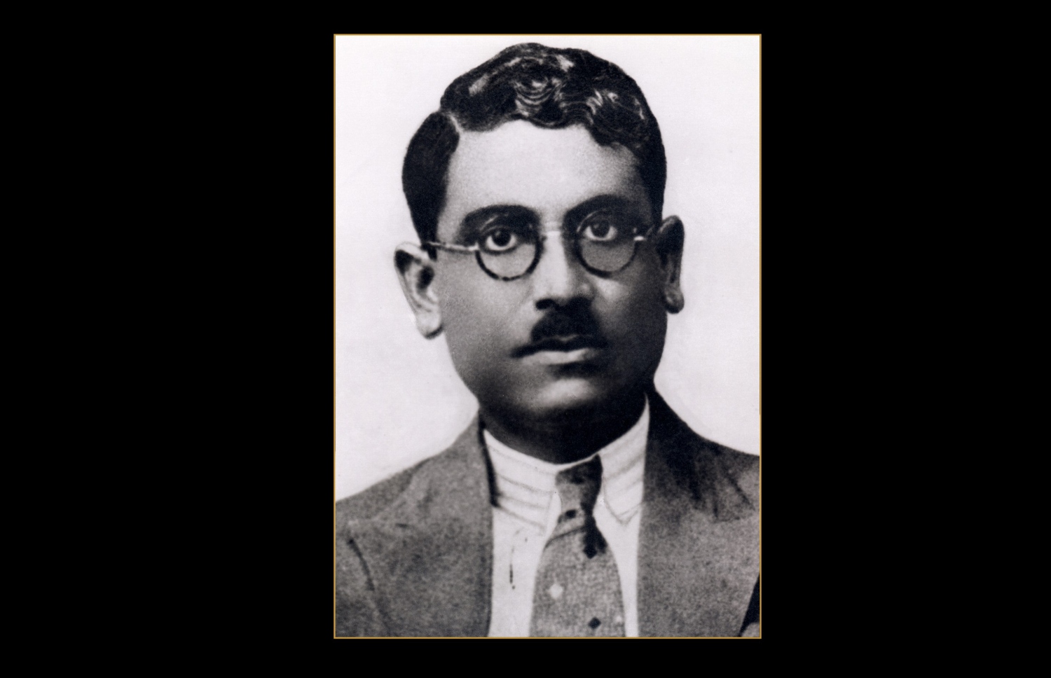އަލްއުސްތާޒް އަޙްމަދު ކާމިލް ދީދީ: ފުރަތަމަ އެޑިޓަރ --ފޮޓޯ: މަޖްލިސް ވެބްސައިޓް
