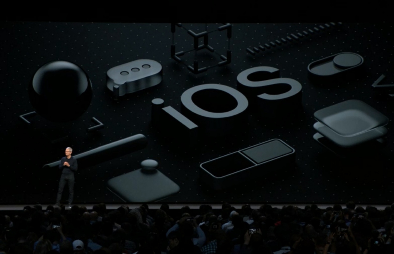 ޓިމް ކޫކް "އައިއޯއެސް" 12 ގެ ތަޢާރަފެއް ދެއްވަނީ - ފޮޓޯ: ދަ ނެކްސްޓް ވެބް