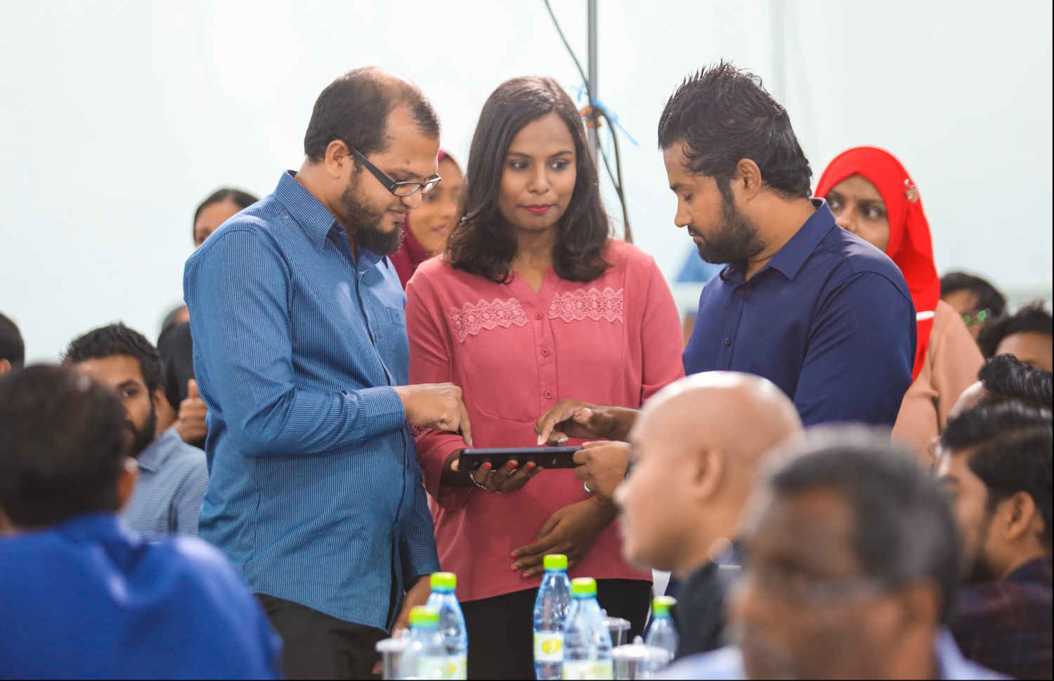 މާލެ: ޖޫން 7 2018- މި އަހަރުގެ ރިޔާސީ އިންތިޚާބު ބާއްވާ ތާރީޚަކީ ސެޕްޓެމްބަރު 23 ކަމަށް، ސިޔާސީ ޕާޓީތަކުގެ މަންދޫބުން އިއުލާން ކުރައްވަނީ.---ފޮޓޯ: ހުސައިން ވަހީދު/މިހާރު