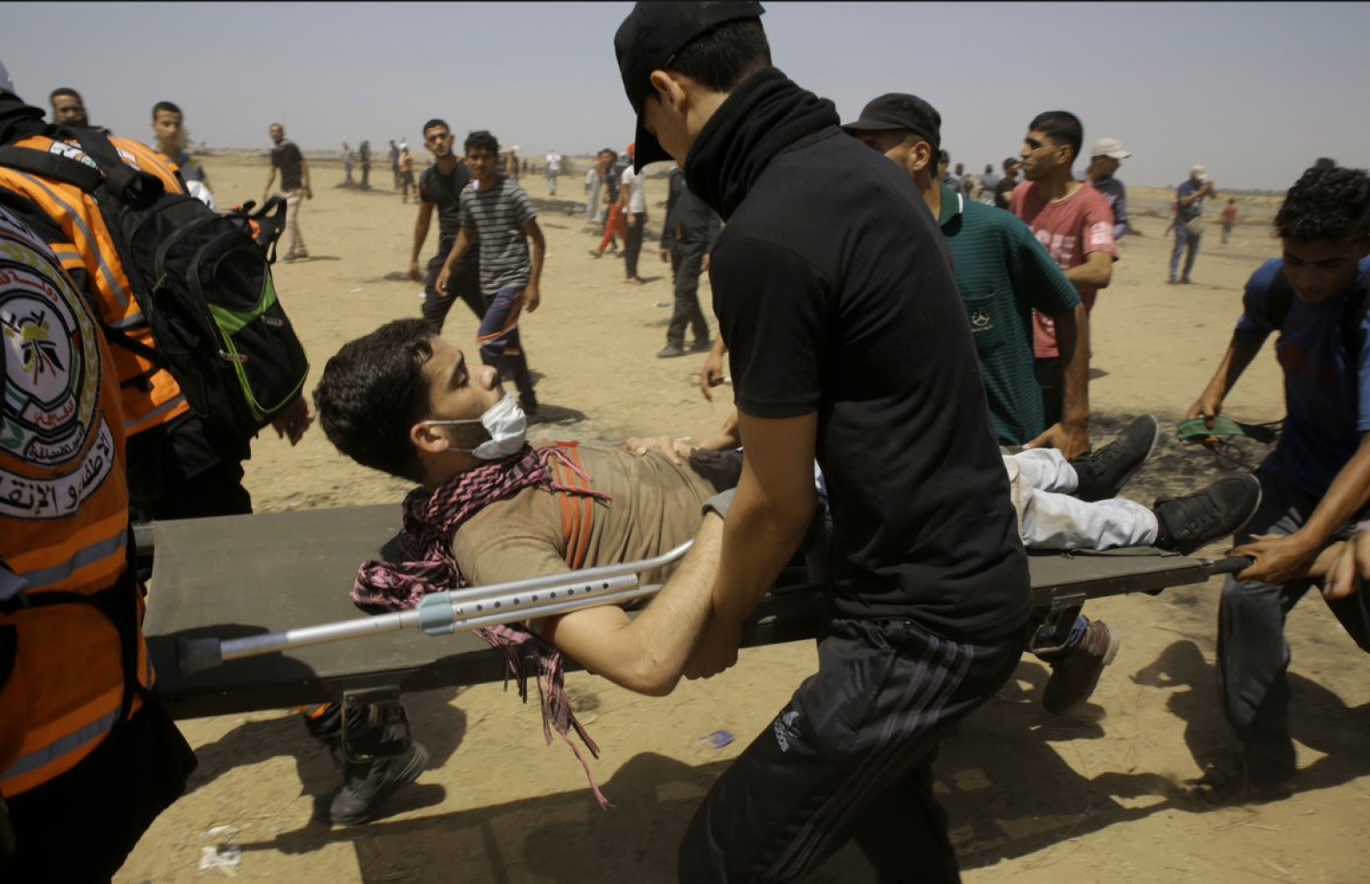 އިޒްރޭލުގެ އަޅުވެތިކަމާ ދެކޮޅަށް ފަލަސްތީނު ރައްޔިތުން ފަށައިގެން މިހާރު ކުރަމުންދާ ސިލްސިލާ މުޒާހަރާތަކުގެ ތެރެއިން އިއްޔެގެ މުޒާހަރާ ރޫޅައިލުމަށް އިޒްރޭލު ސިފަައިން ދިން ހަމަލާގައި ފަލަސްތީނު މީހަކު ޒަޚަމްވެފައި. --ފޮޓޯ އަލްޖަޒީރާ