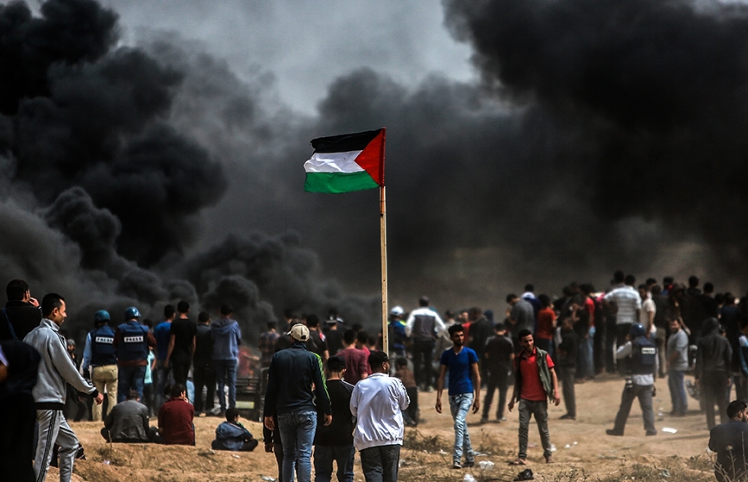 އިޒްރޭލުގެ އަޅުވެތިކަމާ ދެކޮޅަށް ފަލަސްތީނު ރައްޔިތުން ފަށައިގެން މިހާރު ކުރަމުންދާ ސިލްސިލާ މުޒާހަރާތަކުގެ ތެރެއިން. --ފޮޓޯ އަލްޖަޒީރާ